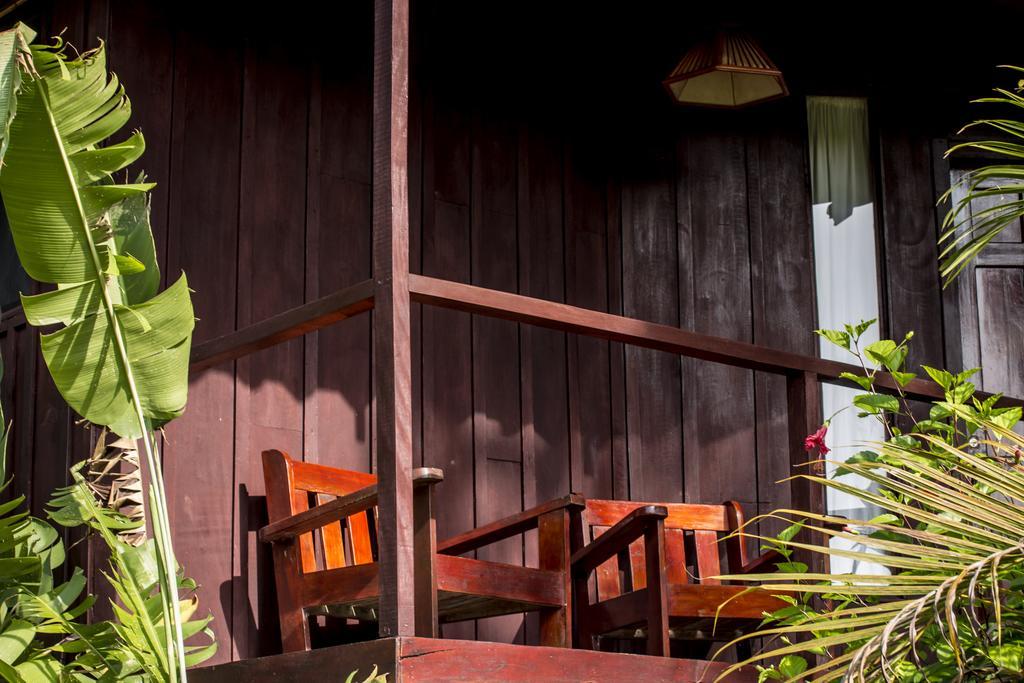 Manuel Antonio Hostel Resort Exteriör bild