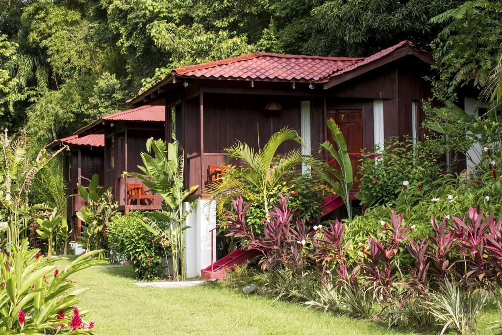 Manuel Antonio Hostel Resort Exteriör bild