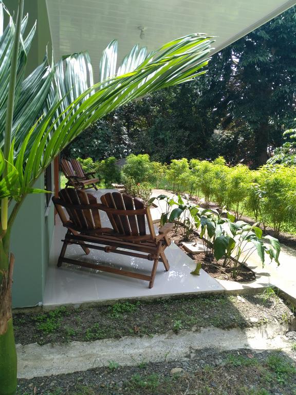 Manuel Antonio Hostel Resort Exteriör bild