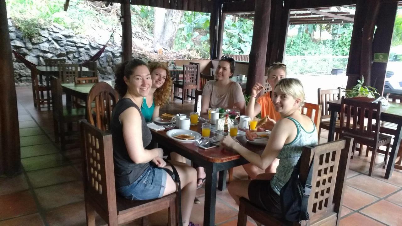 Manuel Antonio Hostel Resort Exteriör bild